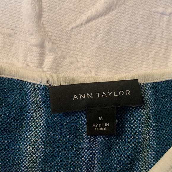 Ann Taylor. Off Shoulder fitted top with bell sleeve - Picture 4 of 5
